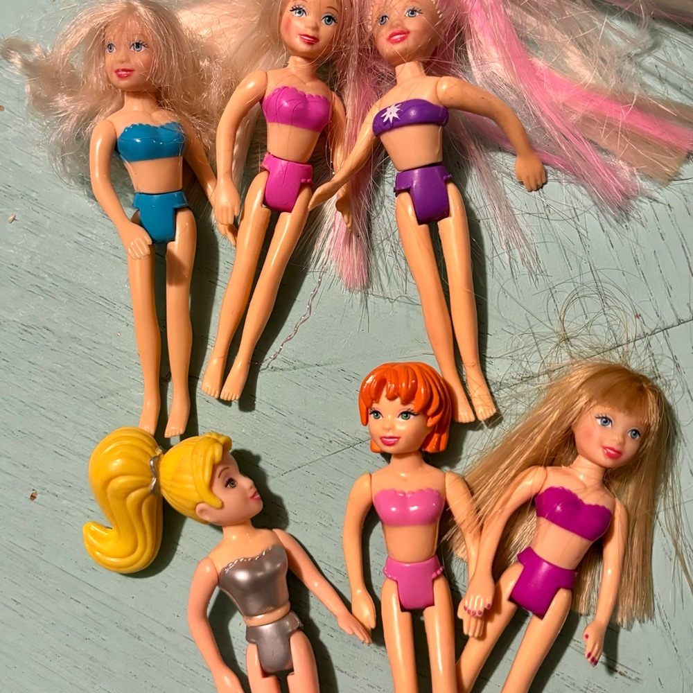 Polly pockets